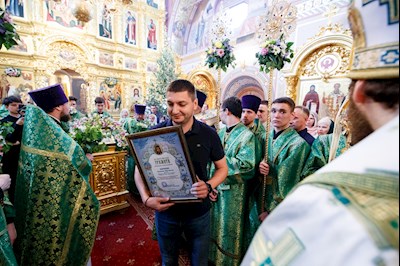 Митрополит Игнатий совершил Божественную литургию и вечерню в Свято-Троицком кафедральном соборе г. Саратова