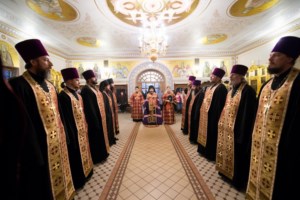 В канун празднования Собора Саратовских святых Митрополит Лонгин совершил Всенощное бдение в Свято-Троицком кафедральном соборе города Саратова