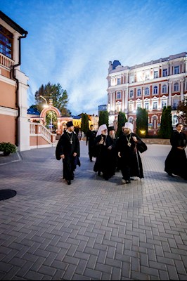 В канун Собора Саратовских святых совершено соборное архиерейское богослужение