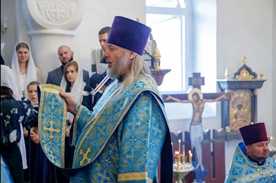 Выпускники СПДС в священном сане совершили богослужение