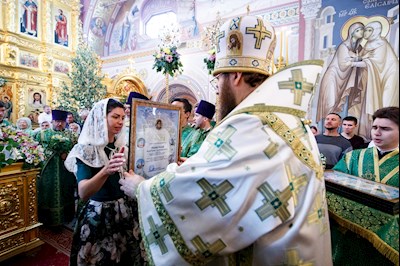 Митрополит Игнатий совершил Божественную литургию и вечерню в Свято-Троицком кафедральном соборе г. Саратова