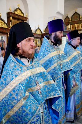 Выпускники СПДС в священном сане совершили богослужение
