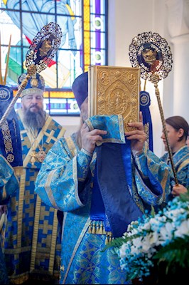 Выпускники СПДС в священном сане совершили богослужение
