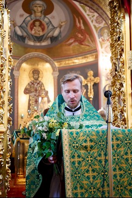 Митрополит Игнатий совершил Божественную литургию и вечерню в Свято-Троицком кафедральном соборе г. Саратова