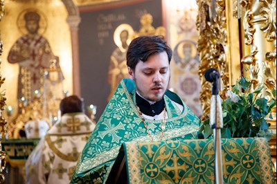 Митрополит Игнатий совершил Божественную литургию и вечерню в Свято-Троицком кафедральном соборе г. Саратова