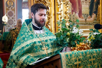Митрополит Игнатий совершил Божественную литургию и вечерню в Свято-Троицком кафедральном соборе г. Саратова