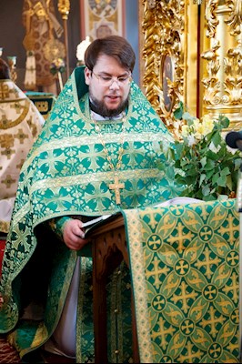 Митрополит Игнатий совершил Божественную литургию и вечерню в Свято-Троицком кафедральном соборе г. Саратова