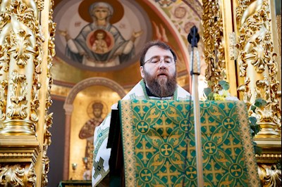 Митрополит Игнатий совершил Божественную литургию и вечерню в Свято-Троицком кафедральном соборе г. Саратова