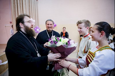 Митрополит Игнатий посетил 10-летний юбилей центра «Колосок»