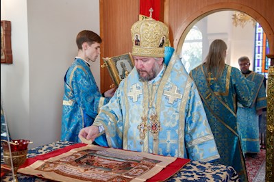 Выпускники СПДС в священном сане совершили богослужение