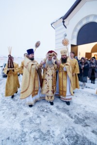 Великое освящение храма во имя святителя Спиридона Тримифунтского г. Саратова и Божественная литургия в новоосвященном храме