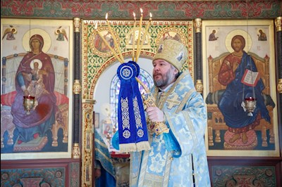 Выпускники СПДС в священном сане совершили богослужение