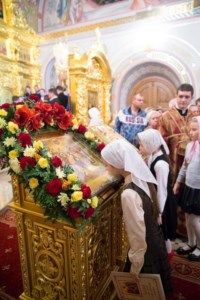 В канун празднования Собора Саратовских святых Митрополит Лонгин совершил Всенощное бдение в Свято-Троицком кафедральном соборе города Саратова