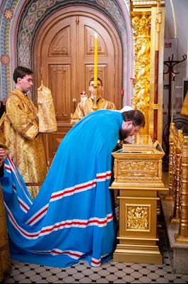 Митрополит Игнатий совершил Божественную литургию в Свято-Троицком кафедральном соборе г. Саратова