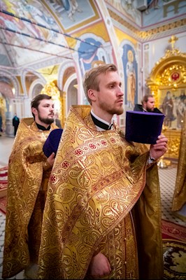 Митрополит Игнатий совершил Божественную литургию в Свято-Троицком кафедральном соборе г. Саратова