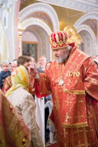 В канун празднования Собора Саратовских святых Митрополит Лонгин совершил Всенощное бдение в Свято-Троицком кафедральном соборе города Саратова
