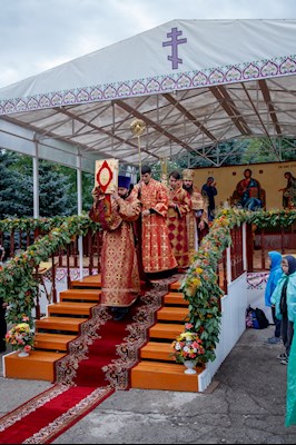 Божественная литургия в Вавиловом Доле