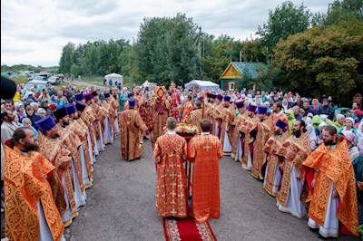 Божественная литургия в Вавиловом Доле