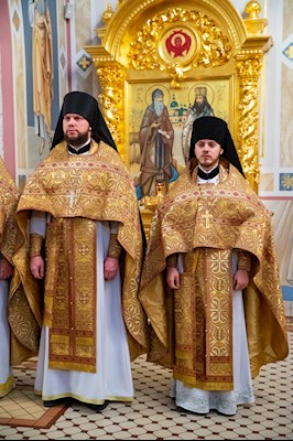 Митрополит Игнатий совершил Божественную литургию в Свято-Троицком кафедральном соборе г. Саратова