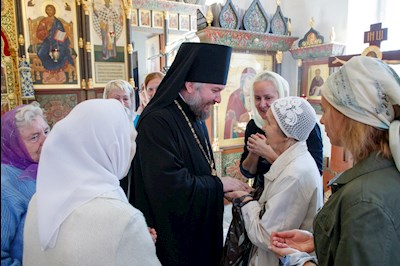 Выпускники СПДС в священном сане совершили богослужение