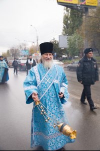 В Саратове в день празднования в честь Казанской иконы Божией Матери и День народного единства прошел крестный ход