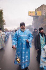 В Саратове в день празднования в честь Казанской иконы Божией Матери и День народного единства прошел крестный ход