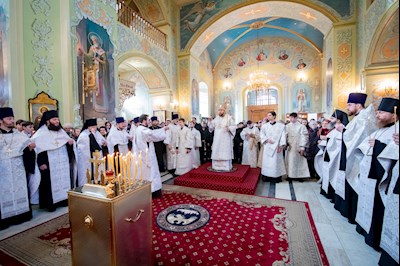Встреча саратовских святителей в Покровском соборе
