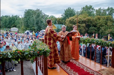Божественная литургия в Вавиловом Доле