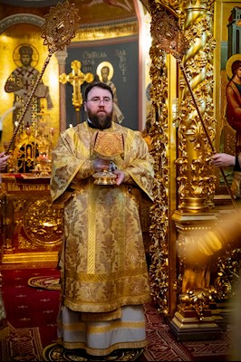 Митрополит Игнатий совершил Божественную литургию в Свято-Троицком кафедральном соборе г. Саратова