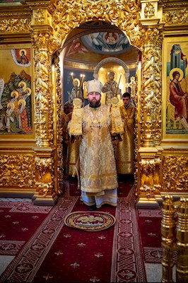Митрополит Игнатий совершил Божественную литургию в Свято-Троицком кафедральном соборе г. Саратова