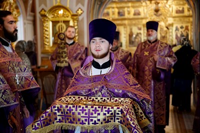 Великая вечерня в соединении с Литургией святителя Василия Великого в Свято-Троицком кафедральном соборе г. Саратова