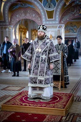 Литургия Преждеосвященных Даров в Свято-Троицком кафедральном соборе г. Саратова
