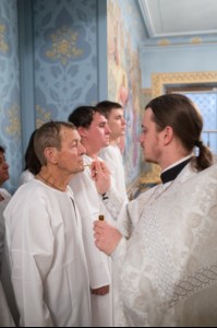 Крещальная литургия в Свято-Троицком кафедральном соборе Саратова
