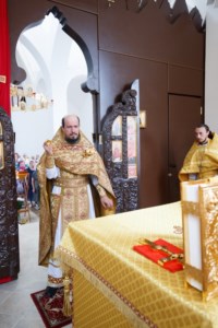 Совершены Чин положения антиминса и первая Литургия в храме в честь иконы Божией Матери «Всех скорбящих Радость» г. Саратова