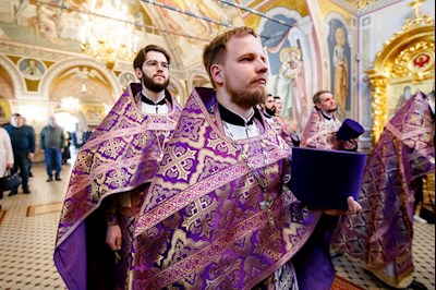 Великая вечерня в соединении с Литургией святителя Василия Великого в Свято-Троицком кафедральном соборе г. Саратова