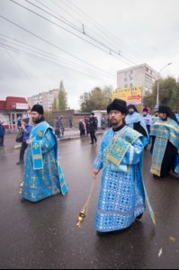 В Саратове в день празднования в честь Казанской иконы Божией Матери и День народного единства прошел крестный ход