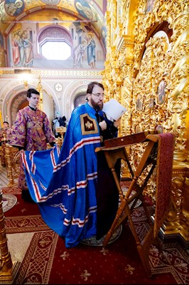 Великая вечерня в соединении с Литургией святителя Василия Великого в Свято-Троицком кафедральном соборе г. Саратова
