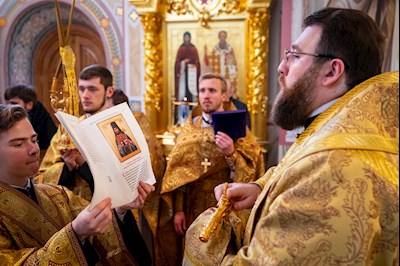 Митрополит Игнатий совершил Божественную литургию в Свято-Троицком кафедральном соборе г. Саратова