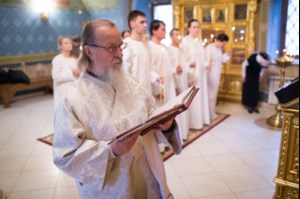 Крещальная литургия в Свято-Троицком кафедральном соборе Саратова