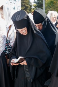 Панихида на Воскресенском кладбище Саратова по всем убиенным и пострадавшим в годы гонений
