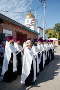 Панихида на Воскресенском кладбище Саратова по всем убиенным и пострадавшим в годы гонений