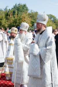 Панихида на Воскресенском кладбище Саратова по всем убиенным и пострадавшим в годы гонений