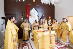 Совершены Чин положения антиминса и первая Литургия в храме в честь иконы Божией Матери «Всех скорбящих Радость» г. Саратова