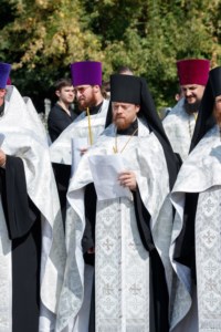 Панихида на Воскресенском кладбище Саратова по всем убиенным и пострадавшим в годы гонений