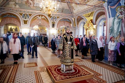 Великая вечерня в соединении с Литургией святителя Василия Великого в Свято-Троицком кафедральном соборе г. Саратова