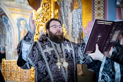 Литургия Преждеосвященных Даров в Свято-Троицком кафедральном соборе г. Саратова