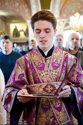 Великая вечерня в соединении с Литургией святителя Василия Великого в Свято-Троицком кафедральном соборе г. Саратова
