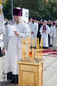 Панихида на Воскресенском кладбище Саратова по всем убиенным и пострадавшим в годы гонений