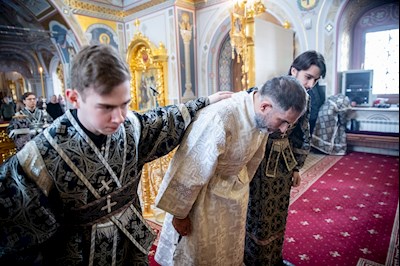 Литургия Преждеосвященных Даров в Свято-Троицком кафедральном соборе г. Саратова