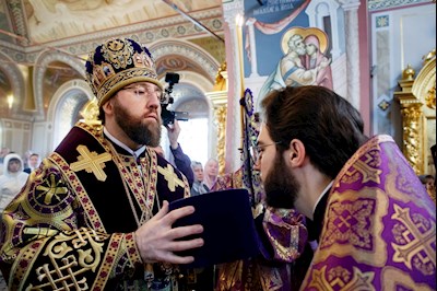 Великая вечерня в соединении с Литургией святителя Василия Великого в Свято-Троицком кафедральном соборе г. Саратова
